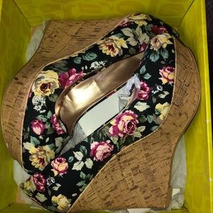 Women Floral Wedges